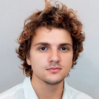 Lektor jazykových kurzů Jazykové školy TOPLINGVA specializující se na výuku angličtiny.