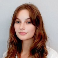 Lektorka jazykových kurzů Jazykové školy TOPLINGVA specializující se na výuku angličtiny.