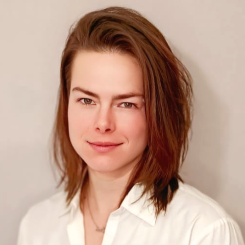 Fotografie koordinátorky jazykových kurzů jazykové školy TOPLINGVA