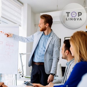 Lektor vyučuje firemní zaměstnance v rámci jazykového kurzu, zaměřeného na rozvoj profesní angličtiny a komunikačních dovedností.