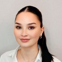 Lektorka jazykových kurzů Jazykové školy TOPLINGVA specializující se na výuku angličtiny.