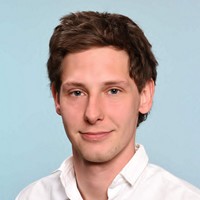 Lektor jazykových kurzů Jazykové školy TOPLINGVA specializující se na výuku angličtiny. 