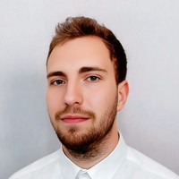 Lektor jazykových kurzů jazykové školy TOPLINGVA specializující se na výuku angličtiny.